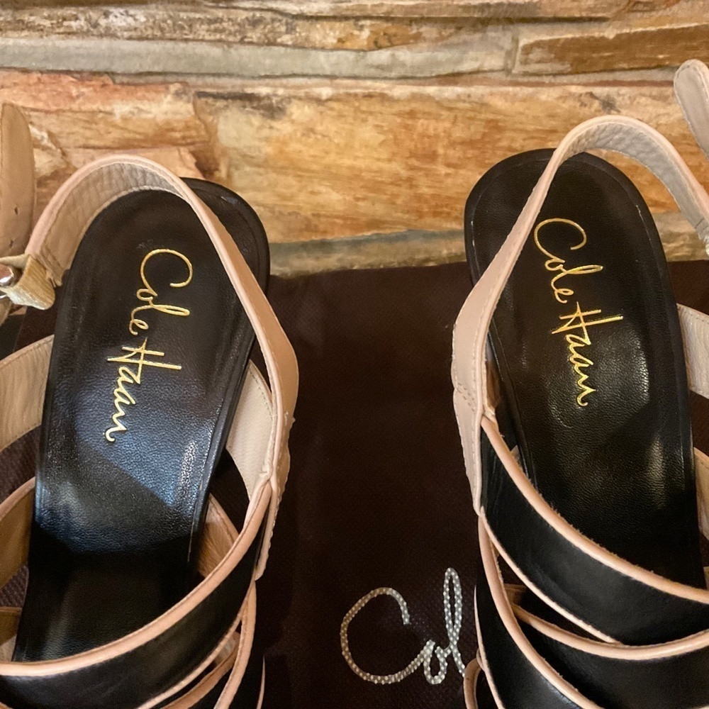 Cole Haan Black/Tan Leather Cross Strap Sandals (8.5) - Picture 2 of 7